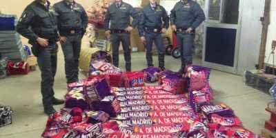 Sequestrate 1 milione di sciarpe di calcio R...