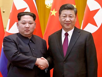 Il presidente cinese in Corea del Nord accolto da Kim Jong-un
