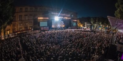 Si alza il sipario al Lucca Summer Festival: si...