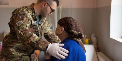 Medici militari in corsia per far fronte alla c...