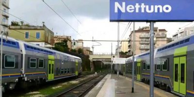 Sale sul tetto e resta fulminato, una bravata p...