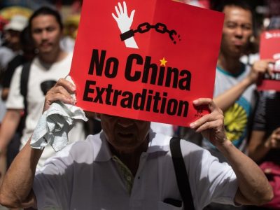 Hong Kong rinviata la discussione sulle estradizioni