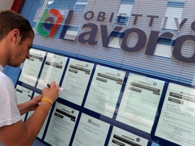 Lavoro, continua ad aumentare il gap occupazionale tra Nord e Sud