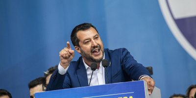 Salvini ha firmato il divieto di entrata in por...