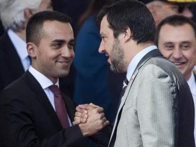 Lega presenta una mozione di sfiducia a Conte. Di Maio a Salvini: “Giullare”