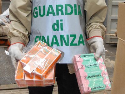 Farmaci contraffatti per bambini, maxi sequestro della GdF
