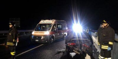 Un Suv travolge e uccide due motociclisti, il c...