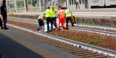Uomo investito dal treno fra le stazioni Lambra...