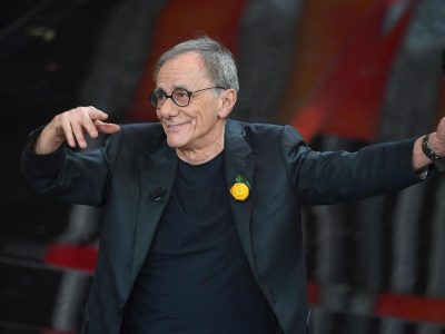 Buon compleanno Roberto Vecchioni, cantautore, scrittore e professore