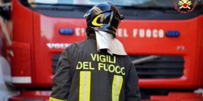 Esplode il portellone di un camion, muore un vi...