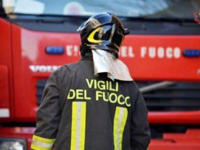 Milano, incendio in un sottotetto: due morti. Forse un corto circuito