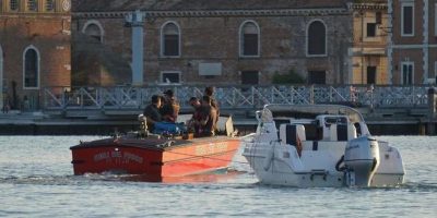 Venezia, barca urta briccola in laguna: morta r...