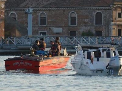 Venezia, barca urta briccola in laguna: morta ragazzina di 12 anni