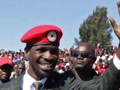 Uganda, la pop star Bobi Wine si candida presidente