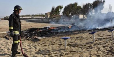 Incendi dal Nord al Sud: 20 richieste alla flot...