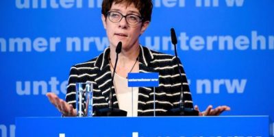 Germania: alla Difesa, leader Cdu al posto dell...