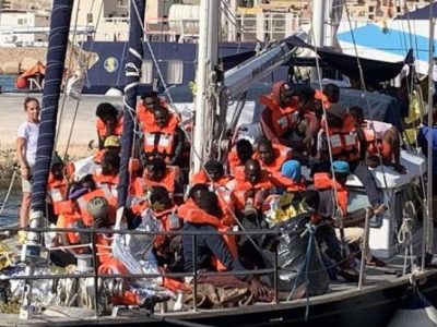 Sanzioni fino a un milione di euro per contrastare le navi delle Ong