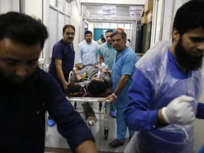 Bus precipita in un burrone: oltre 30 morti nel Kashmir