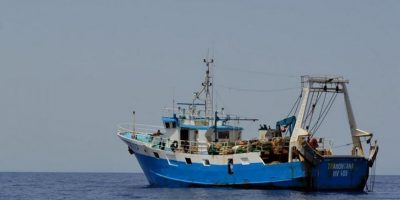 Motovedetta libica sequestra un peschereccio it...