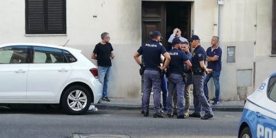 Tabaccaia uccisa a coltellate a pochi passi dal...