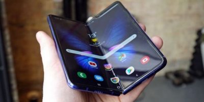 Samsung, arriva il Galaxy pieghevole: da smartp...