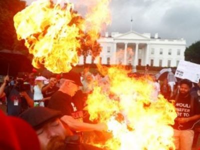 4 luglio, violenti scontri davanti alla Casa Bianca