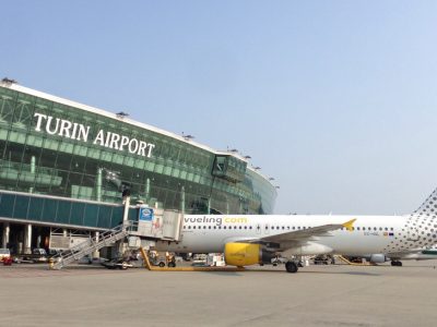 Venti anni fa Ryanair debuttava a Caselle e ora sogna una base