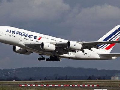 Ecotassa sui voli aerei, Francia ecologista con i soldi dei viaggiatori