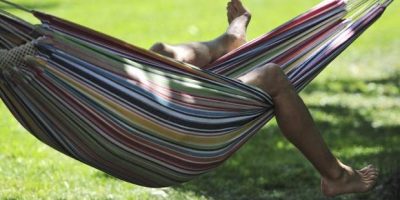 Multato perchè dorme su un’amaca in pinet...