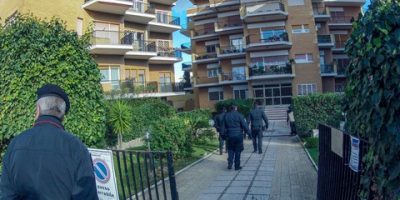 Armi e droga nascoste in un palazzo a Capodimon...