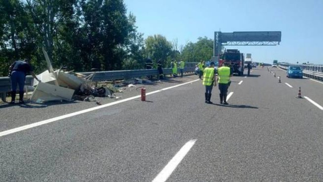 ultraleggero schianta A26