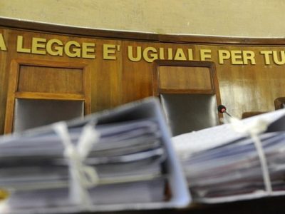 Violenza sessuale pluriaggravata sui figli, condannati i genitori