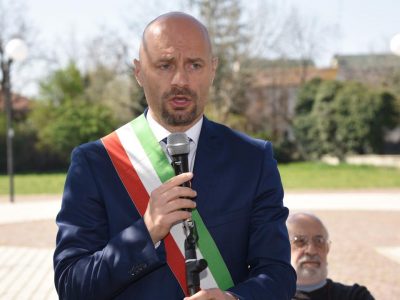 Abuso di ufficio e falso, resta in carcere il sindaco di Bibbiano