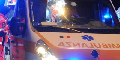 Ragazzo di 13 rischia di affogare in un laghetto