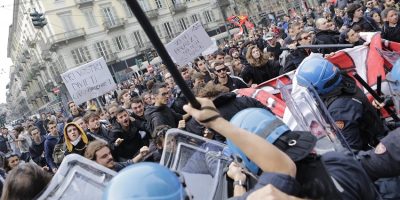 Blitz della Digos a Torino e altre città per gl...