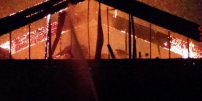 Fiamme nella notte in un centro commerciale Coop