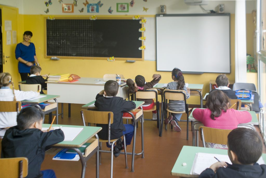 maestro violenza milano