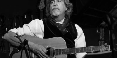 Ezio Guaitamacchi omaggia Woodstock al Monferra...