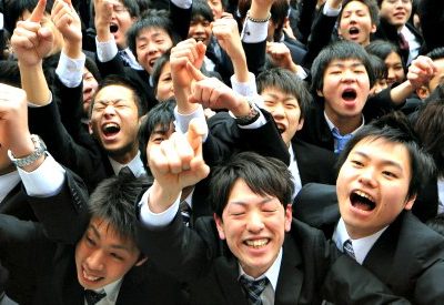 Suicidi in calo in Giappone, ma la fascia resta alta fra i giovani