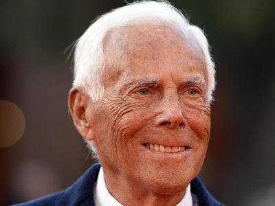 Gli 85 anni di Giorgio Armani, lo stilista dell’eleganza sobria