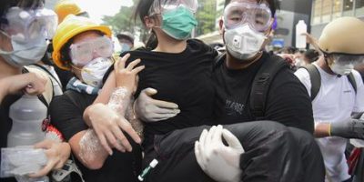 A Hong Kong ancora scontri e violenze fra manif...
