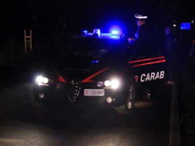 Fuggono dai carabinieri e muiono in due incidenti stradali