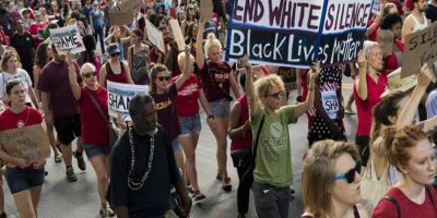 Trovato nel bagagliaio di un auto il cadavere d...