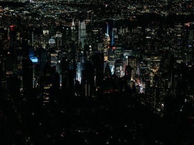 New York: blakout precipita la città nel caos, interviene la Guardia nazionale