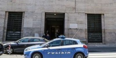 Un giudice e 4 complici in manette per legami a...