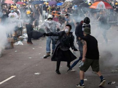 Hong Kong: la protesta è adesso contro i mercanti transfrontalieri
