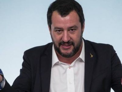 “Dalla Francia meno insulti e più accoglienza di migranti”