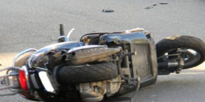 Ragazza sbalzata dallo scooter dell’amico...