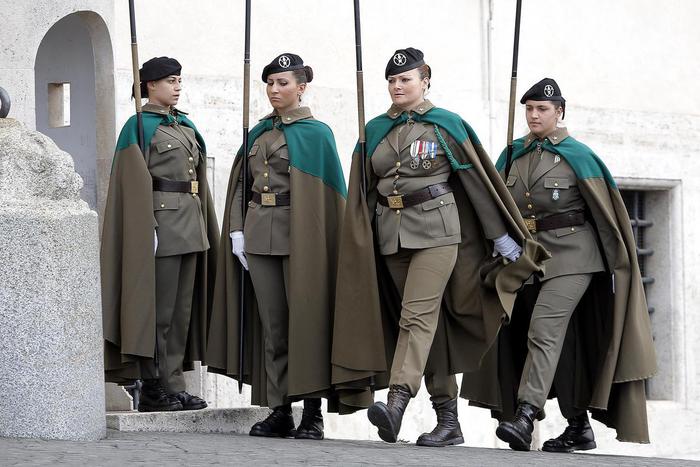 soldatesse, servizio militare