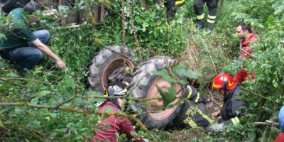 L’agricoltore travolto dal trattore è muo...